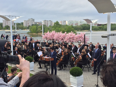 国際フォーラム「ヴォルガにおける日本の春」開会式で挨拶する松山大臣