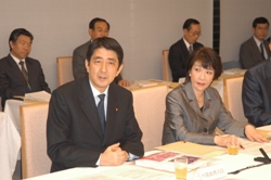Prime Minister Abe talks about science and technology policy