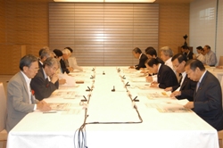 The Council for Science and Technology Policy takes a retrospective look at the results from Koizumi Cabinet reforms