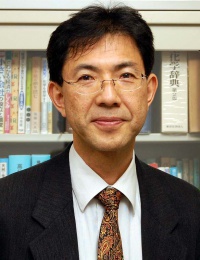 京都大学教授で医療材料とドラッグデリバリーシステム研究の第一人者の田畑泰彦先生（写真）