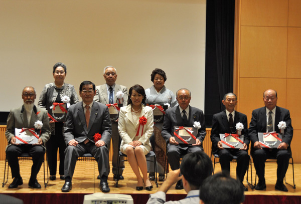 森大臣、福島市長と表章者の皆様の写真
