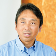 村山 敏夫 氏の写真