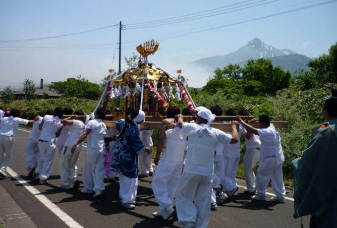 利尻山神社例大祭