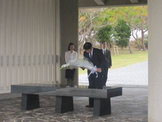 国立沖縄戦没者墓苑を参拝