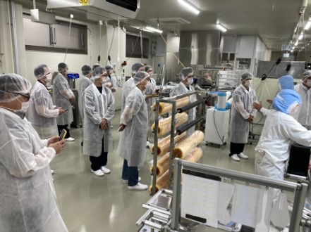 食品工場での技術指導の様子