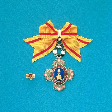 The Order of the Precious Crown, Peony