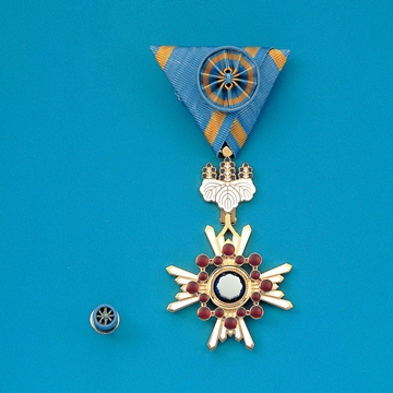 The Order of the Sacred Treasure, Gold Rays with Rosette