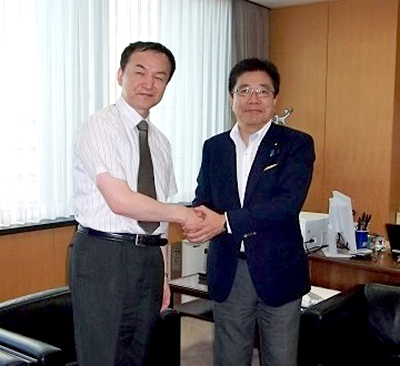 石川委員長と加藤大臣