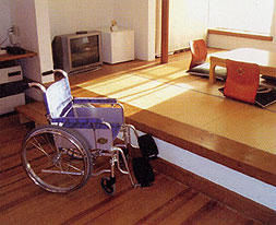 車椅子の高さに床上げされた和室